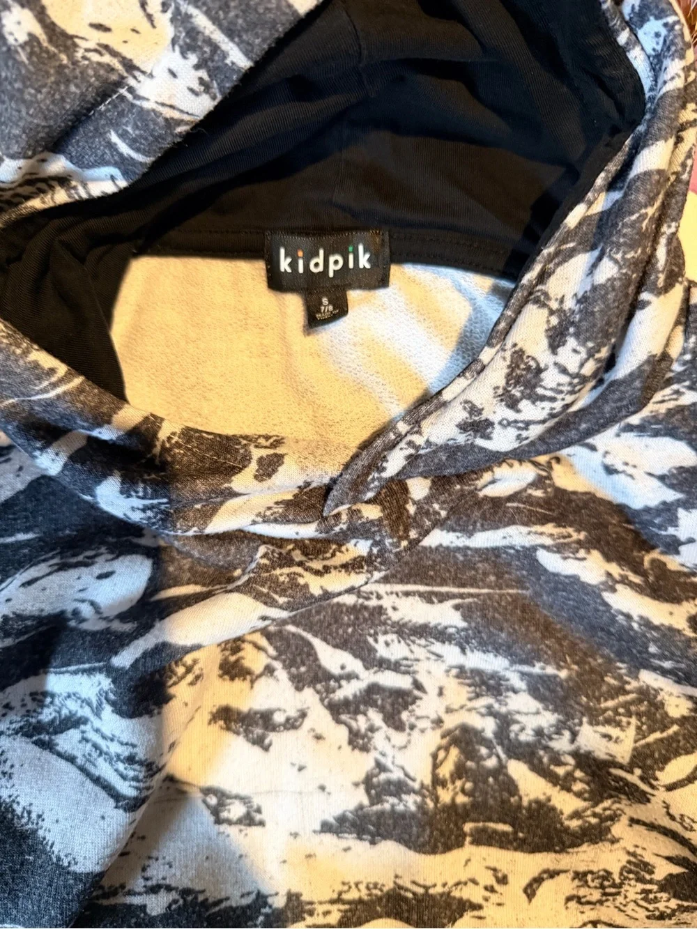 kidpik Black and White camo design Hoodie Sz 7/8